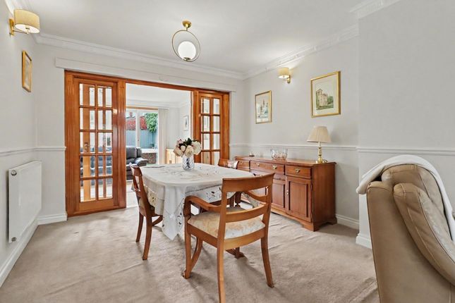 3 Cherry Orchard Gardens, West Molesey photo 4