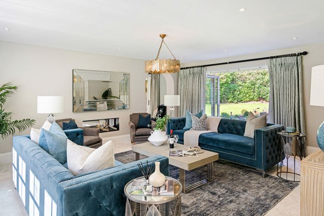 Laurel Bank, Bourne Grove, Lower Bourne, Farnham photo 3