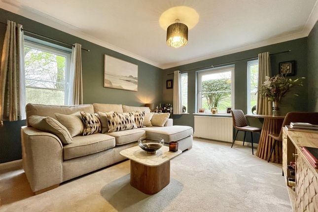 Flat 14, Henchard Court The Grove, Dorchester photo 2