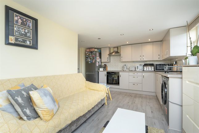 17 Grange Court, Grange Drive, Spalding photo 4