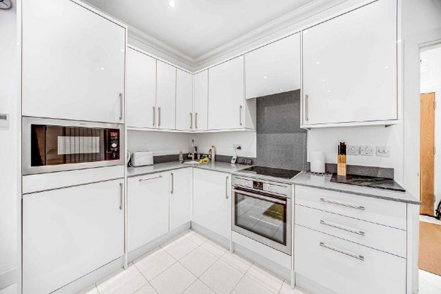 Flat for sale in Cosway Street, London
