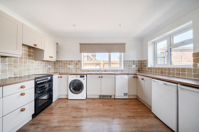 18, Pembroke Road, Gloucestershire photo 2