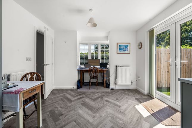 14 Pear Tree Way, Pershore photo 4