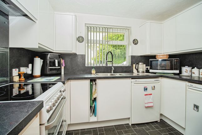 24, Paynes Close, Dorchester photo 3