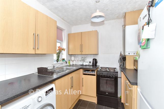45, Benets Road, Hornchurch photo 4