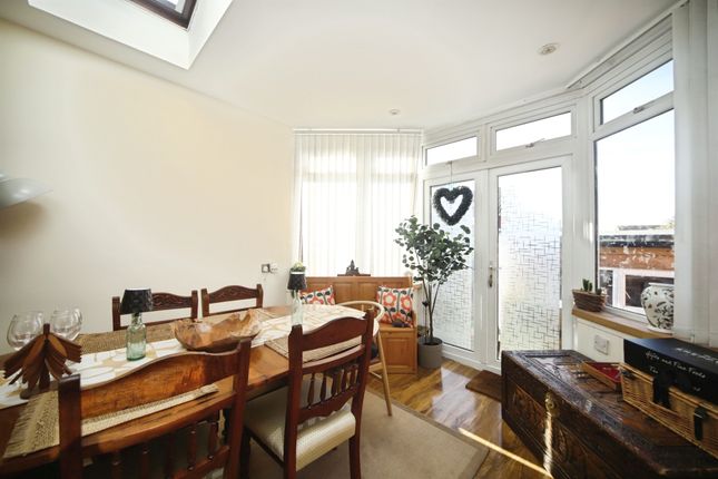 120, Burge Crescent, Taunton photo 4