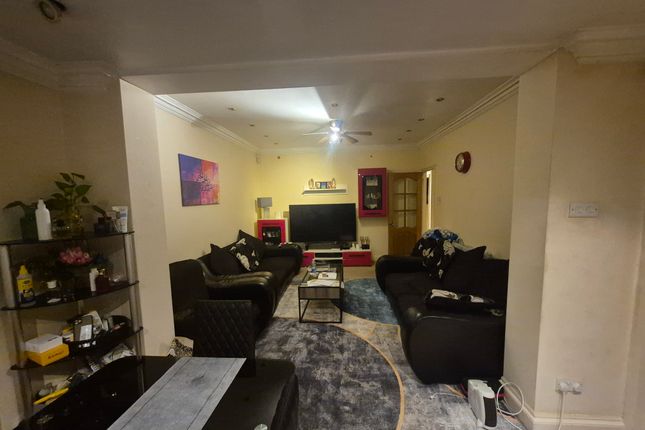 17, Mordon Road, Ilford photo 3