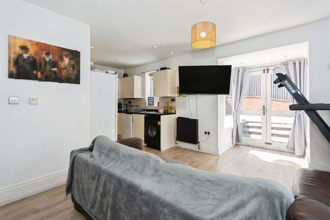 1-bed semi-detached on Selsey Road, Birmingham, £150,000