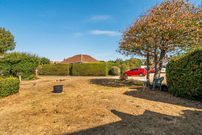 33 The Willows Manor Farm Court, Chichester photo 4