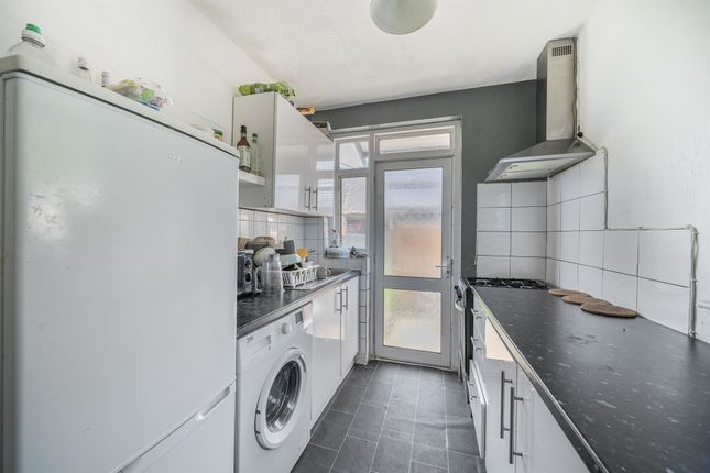 Flat 13, Fenman Court, Shelbourne Road, London photo 2