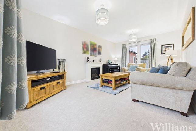 9 Hotspur Close, Aylesbury photo 3