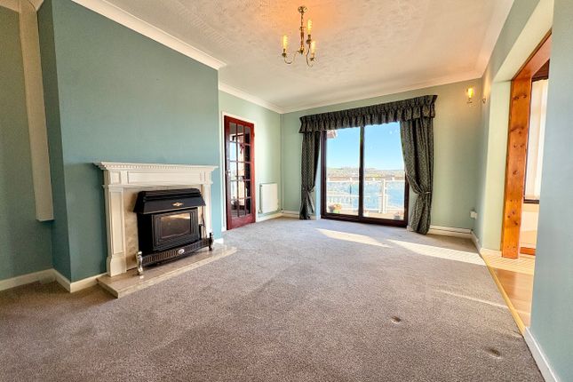 20, Cwm Ystrad Park, Carmarthen photo 3