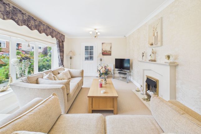 6 Hillfoot Drive, Wishaw photo 2