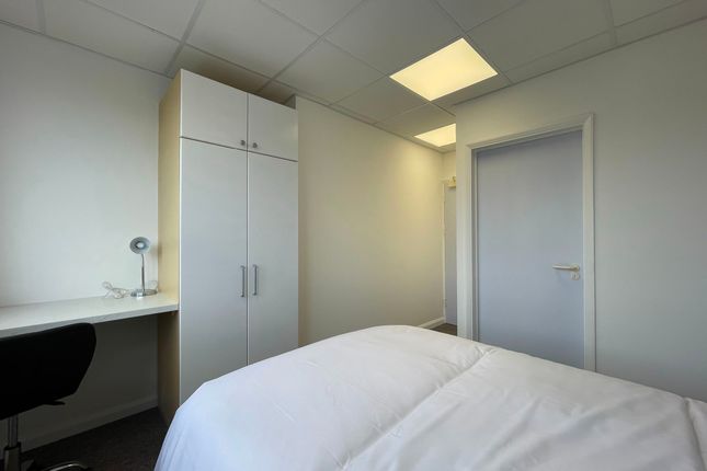 Room 207, Paris House, 10 Wilbury Villas, Hove photo 5