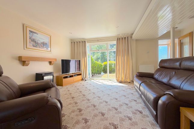 18, Pentland Gardens, Wolverhampton photo 2