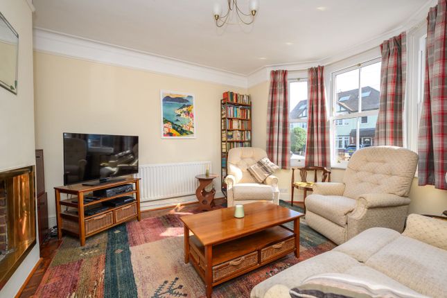 69, Kings Road, Walton-on-Thames photo 4