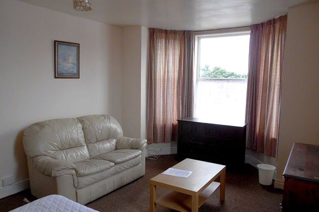 Room to rent in South Road, Caernarfon