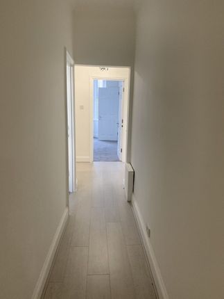 Flat to rent in Longley Road, London