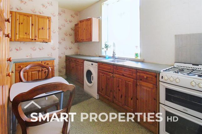 15, Crosland Street, Huddersfield photo 5