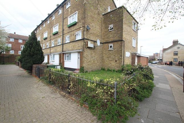Flat for sale in Queens Road, Plaistow
