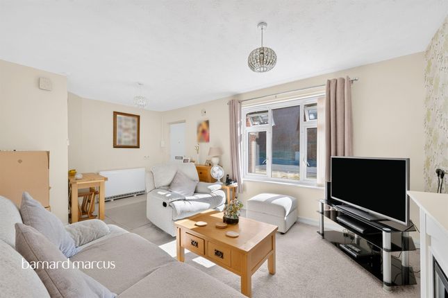 Flat 1, Rowan Mead, Henbit Close, Tadworth photo 4
