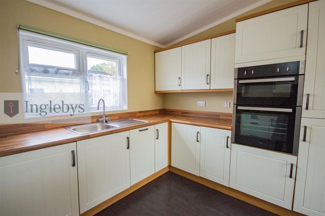 77, Hazelgrove Residential Park, Saltburn-by-the-sea photo 3