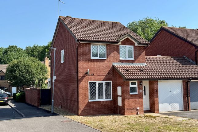 3-bed house on 19, Winchcombe Close, Swindon, £340,000