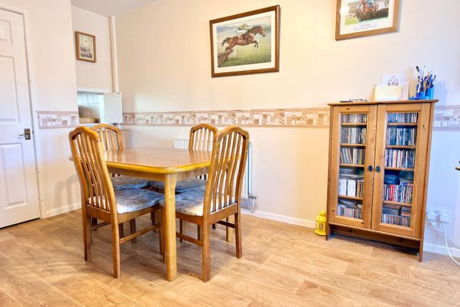 15, Oak Drive, Tewkesbury photo 3