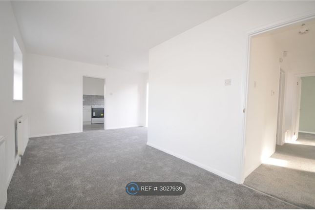 Flat, Balmoral Court High St, Margate photo 2