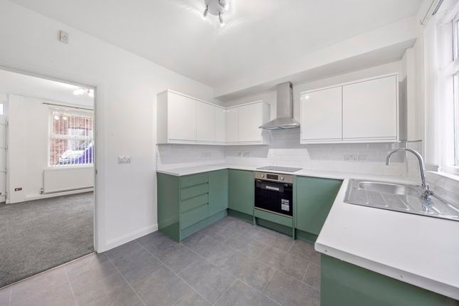 20, Hipper Street West, Chesterfield photo 3
