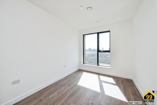 801, Riverstone Heights, Tower Hamlets photo 4