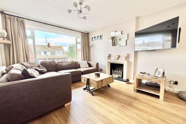 38, Acaster Drive, Leeds photo 2
