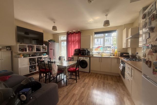 24, Thackeray Avenue, London photo 5