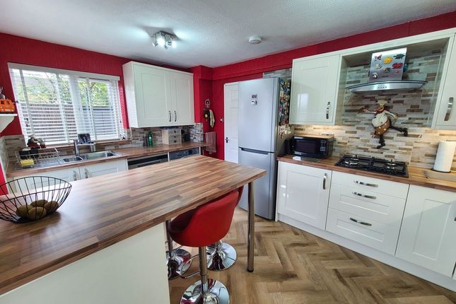 2, Longbridge Close, Southampton photo 4