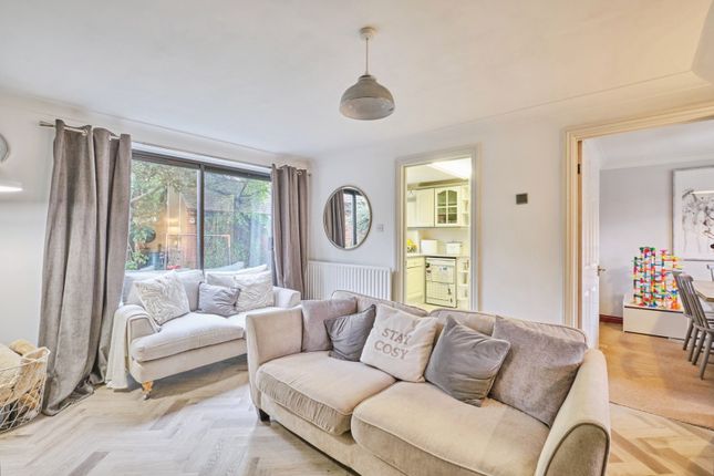 2, Bromwich Drive, Staffordshire photo 4
