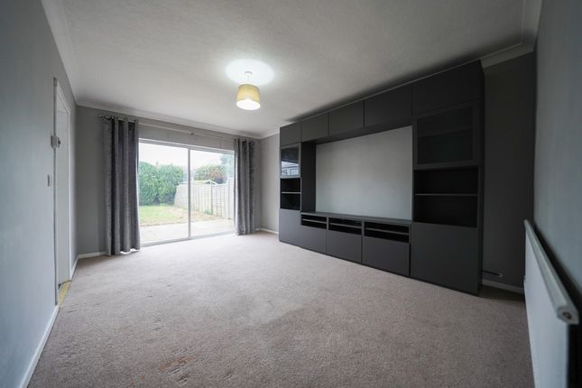 4 Carmen Grove, Leicester photo 2