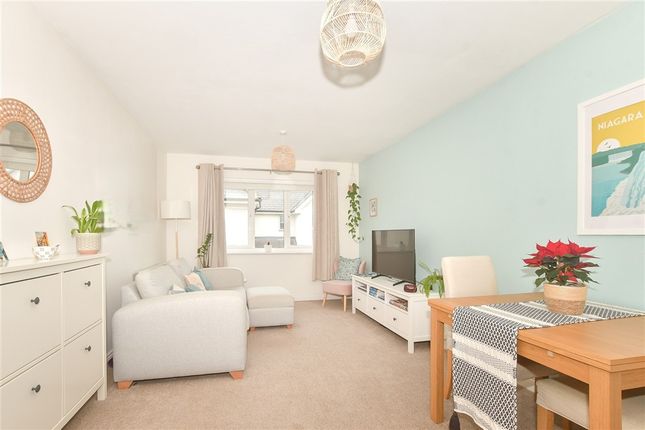 Gordon Road, Haywards Heath photo 3