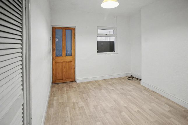 3, Eadys Row, Kettering photo 3