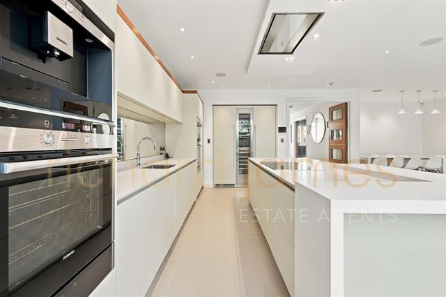 26, Uphill Grove, London photo 3