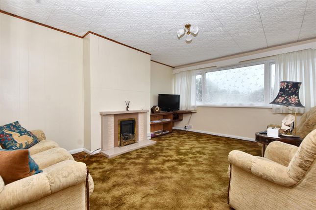 5, The Square, Beachlands, Pevensey Bay photo 3