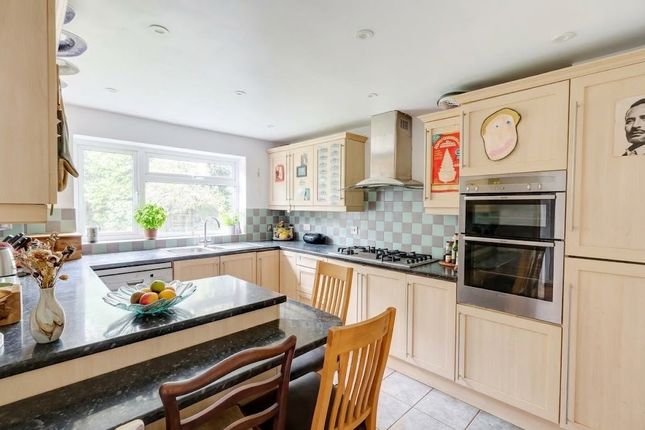 3, Silver Birch Drive, Princes Risborough photo 3
