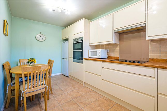 2, Boyce Close, Hertfordshire photo 4