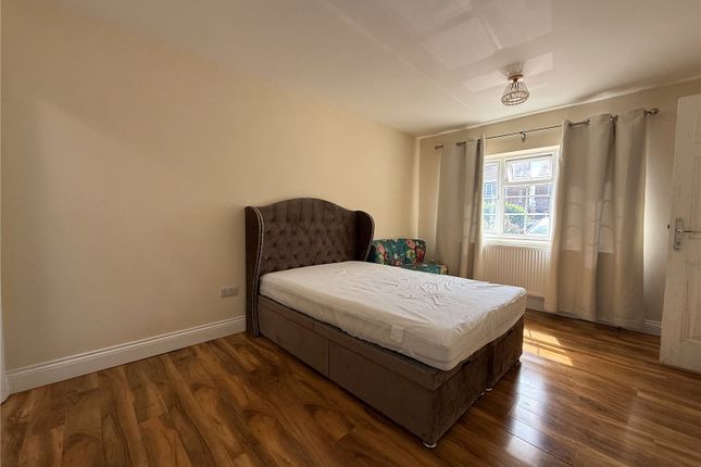 The Annexe, 40, Harvey Road, Northolt photo 2