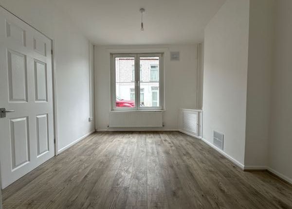122 Arail Street, Abertillery photo 4