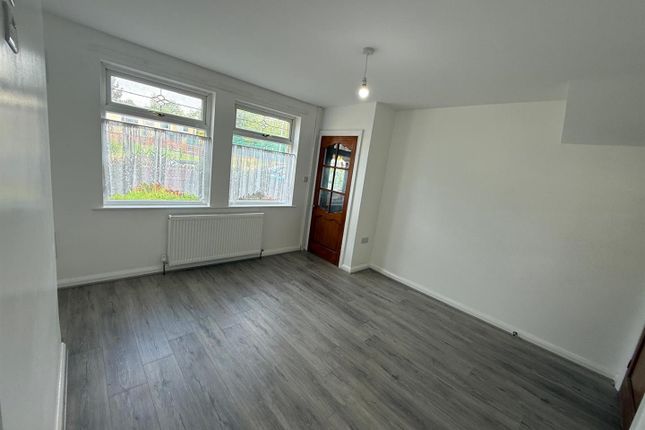 24, Springfield Street, Bradford photo 3