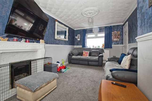 16, Heol-Y-Mynydd, Pentre photo 2
