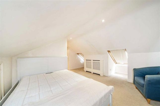 Flat A, 50, North Worple Way, London photo 5