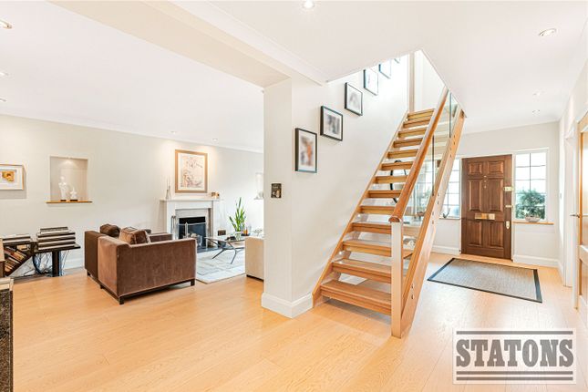 5, Priory Close, London photo 2
