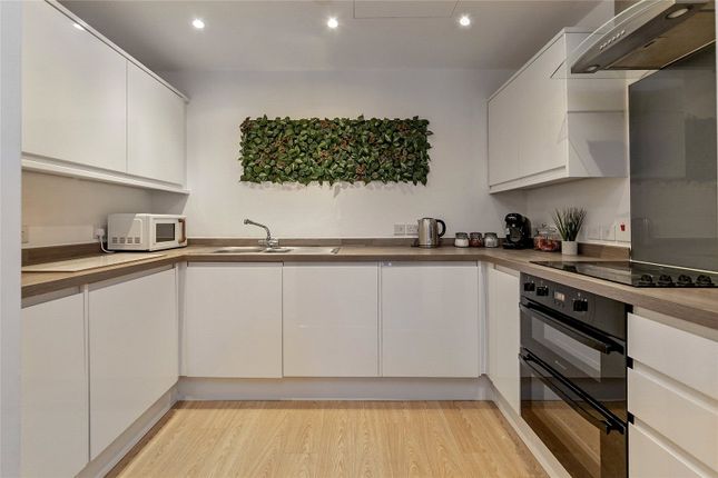 Flat 5, Charter House, 426, Avebury Boulevard, Milton Keynes photo 4
