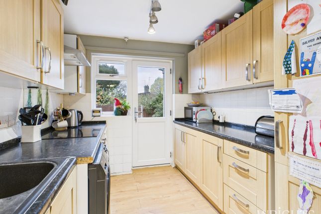 21, Fallowfield, Welwyn Garden City photo 2